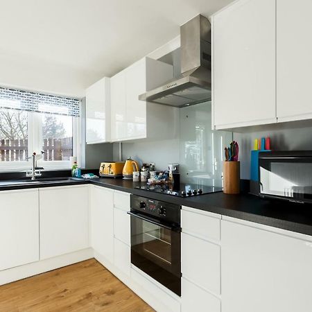 Fantasea Villa Poole Bagian luar foto