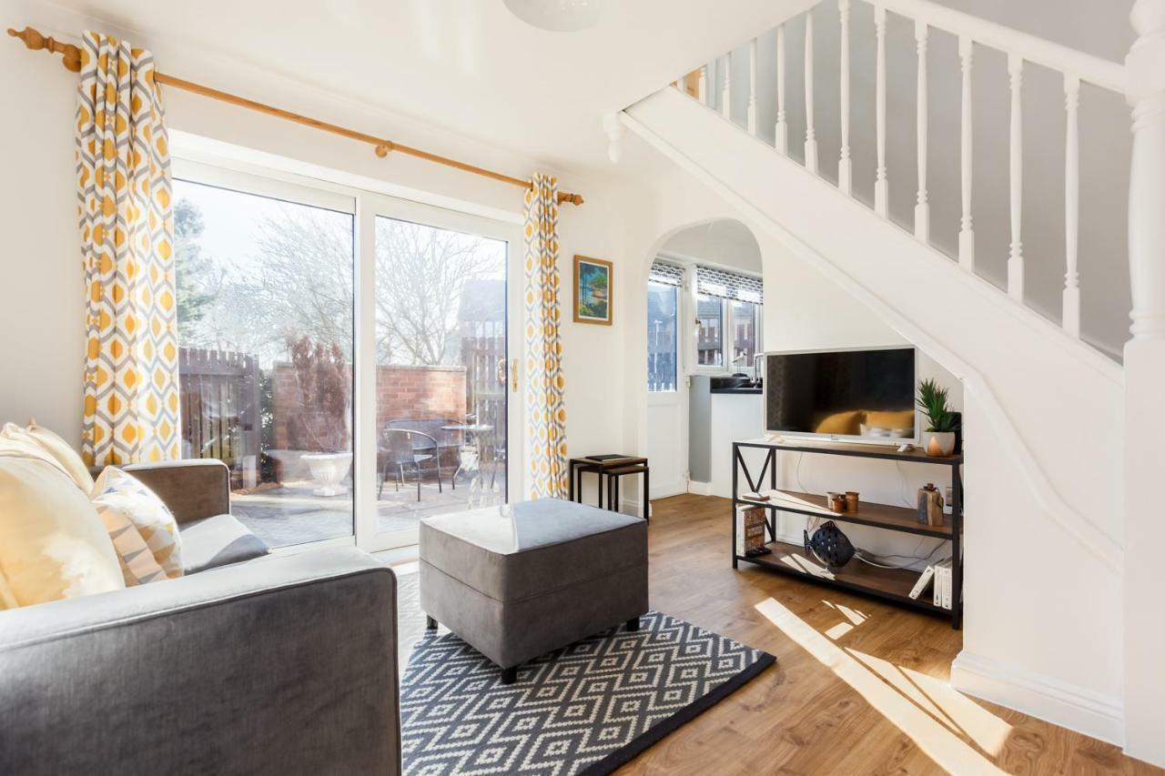 Fantasea Villa Poole Bagian luar foto